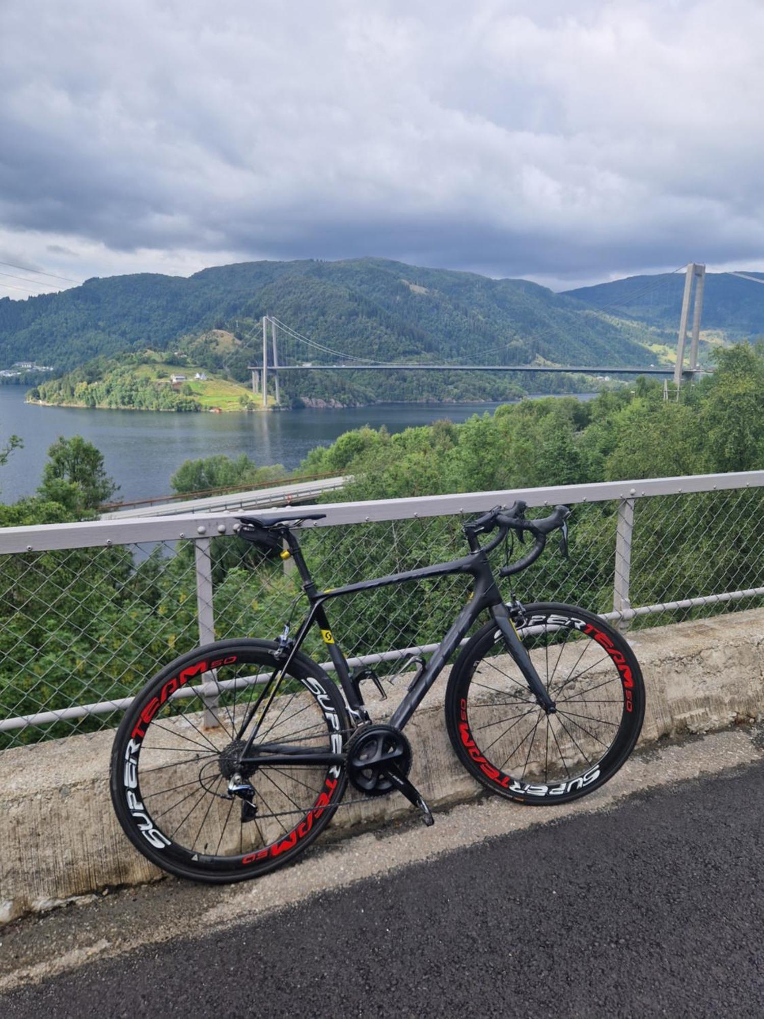 Hillfront 60