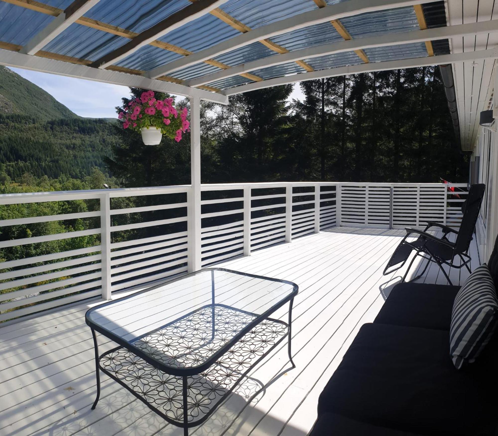 Hillfront 60 *